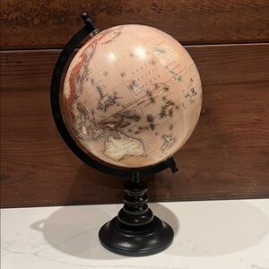🔥‼️Vintage Style Tan Globe with Black Stand‼️🔥